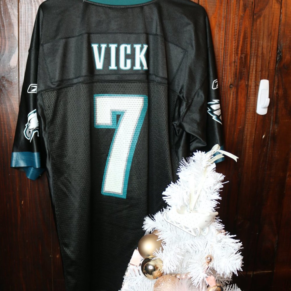 Michael Vick Eagles jersey